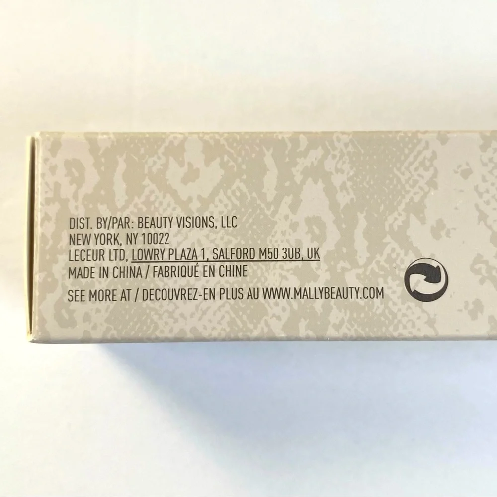Mally Beauty Double Ended Make Up Brush Cheeks and Eyes New in Box